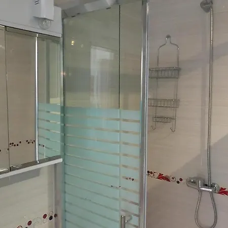 Rosa Eden Apartman *