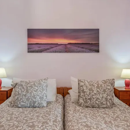 Rosa Eden Lejlighed *