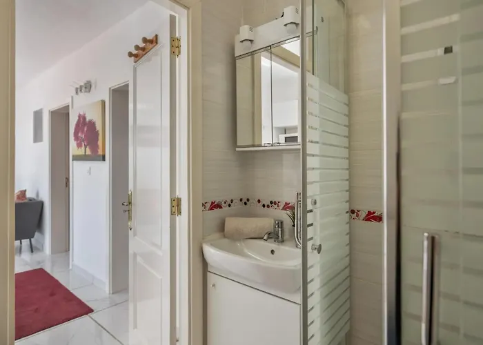 Rosa Eden Lägenhet *